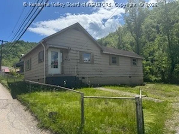 164 W Walnut Hill Rd, Logan, WV 25601