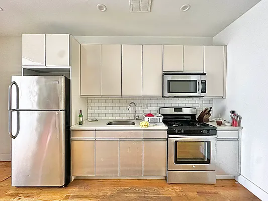 Rented by Doorway NYC, LLC | media 13