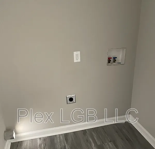 110 Oak Ln — Photo 7
