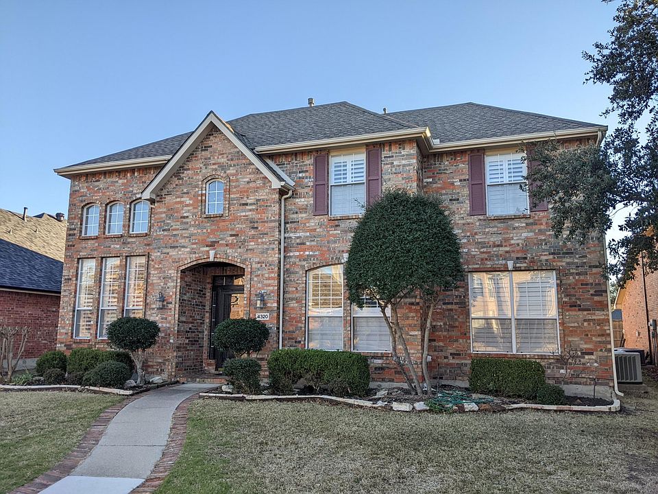 Well maintained 4bedromm 3 full bath house