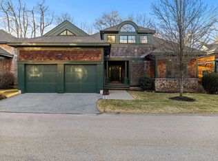 4 Hawthorne Ln, Dover, MA 02030