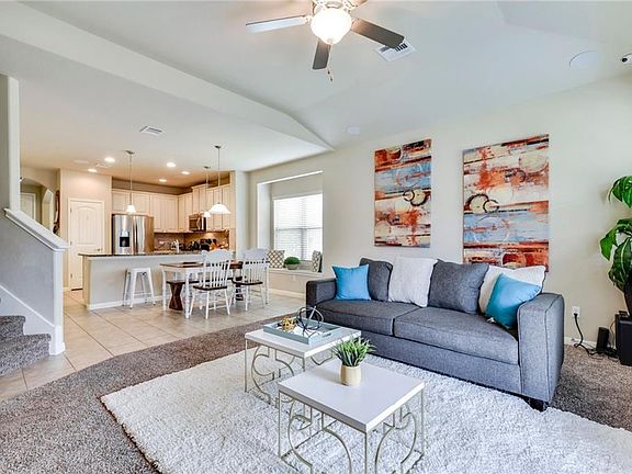 3rd image of 373 Quarry Ln