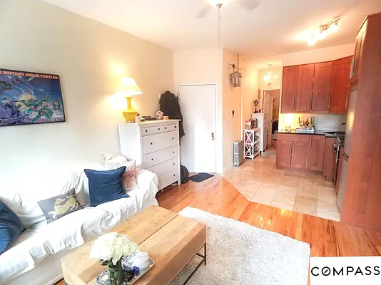 Rented by Compass | media 22