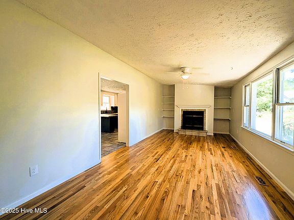 4th image of 290 Diamondhead Dr S
