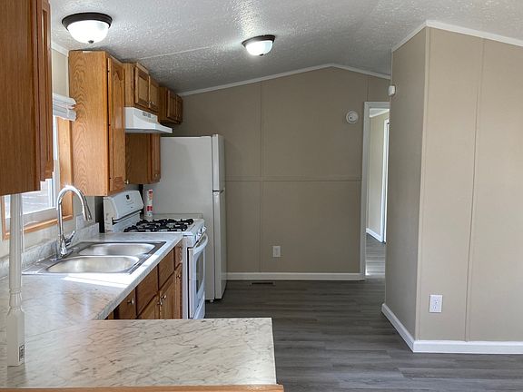 4th image of 5916 Deluxe Blvd