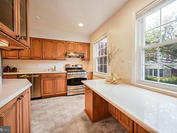 4th image of 754 Princeton Pl Unit 1-754