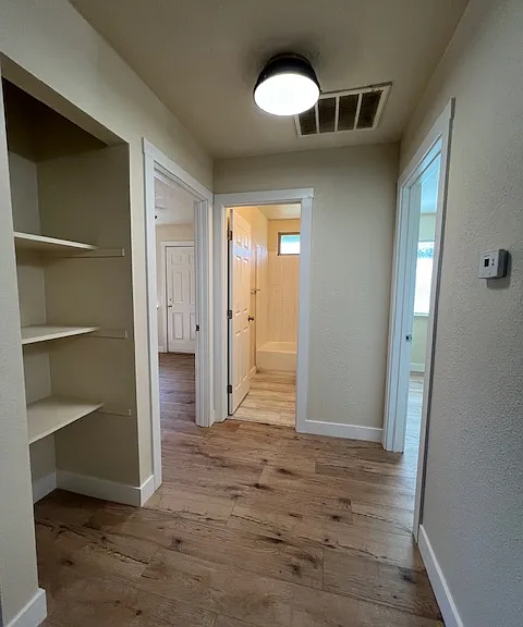 1041 W 9th St #B — Photo 10