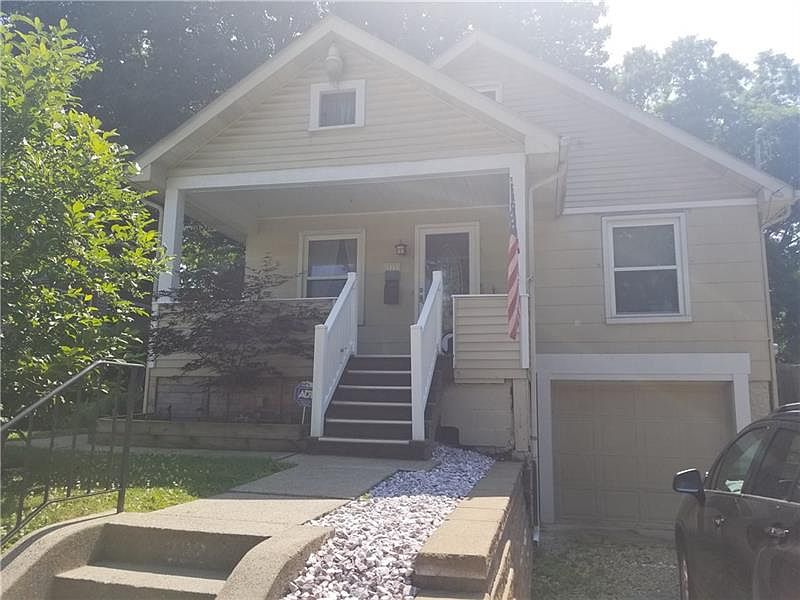 1st image of 222 Vernon St