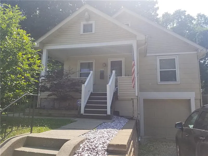 222 Vernon St photo 1