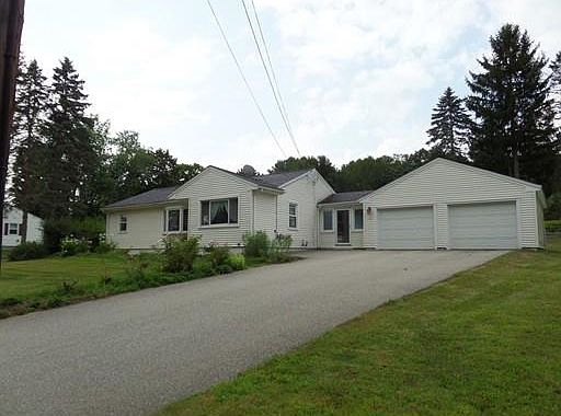 3rd image of 108 Lashaway Dr
