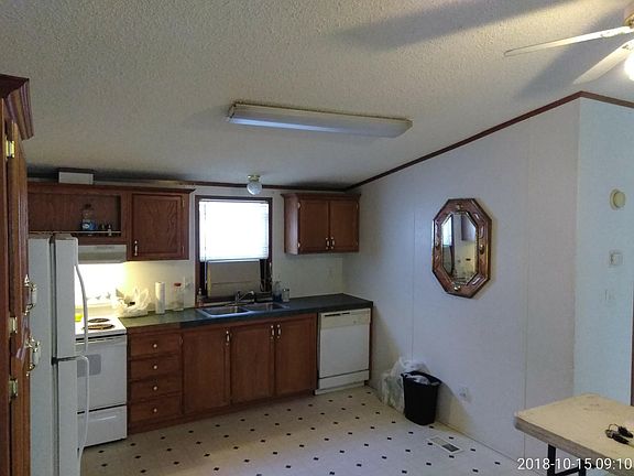 4th image of 709 Santa Barbara Ave