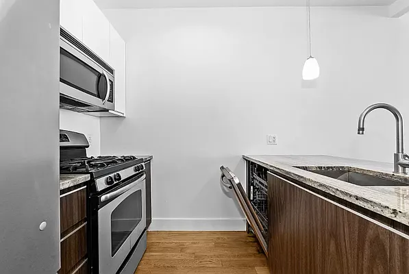 Rented by Bushburg | media 23