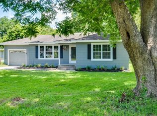 202 Pecan Dr, Baytown, TX 77520