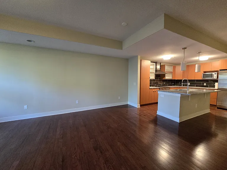 2240 N Clay St #204 — Photo 8