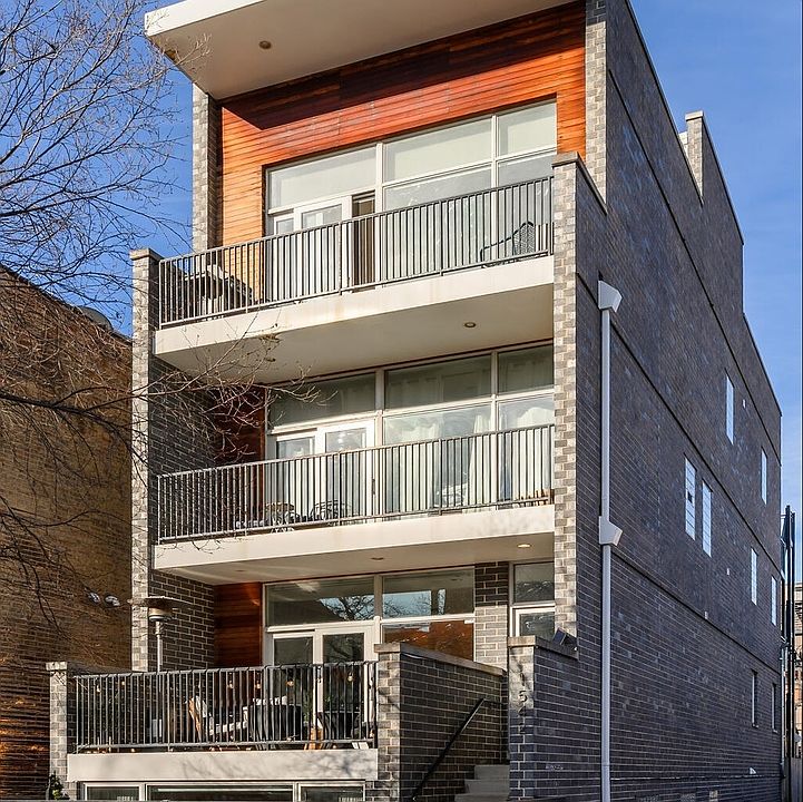 1st image of 1542 N Artesian Ave #1