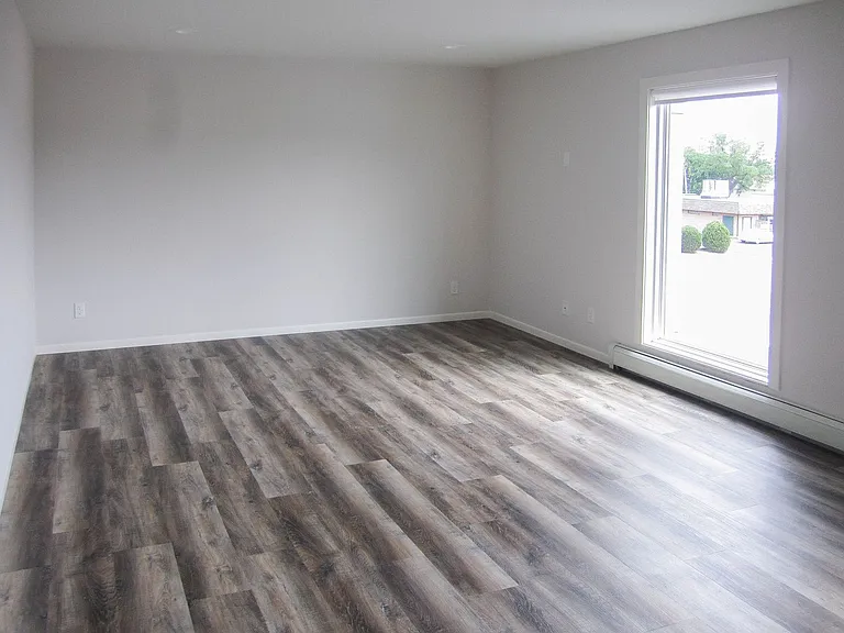 931 Madison Ave — Photo 6