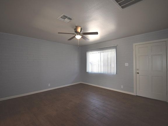 4th image of 3643 W La Salle St