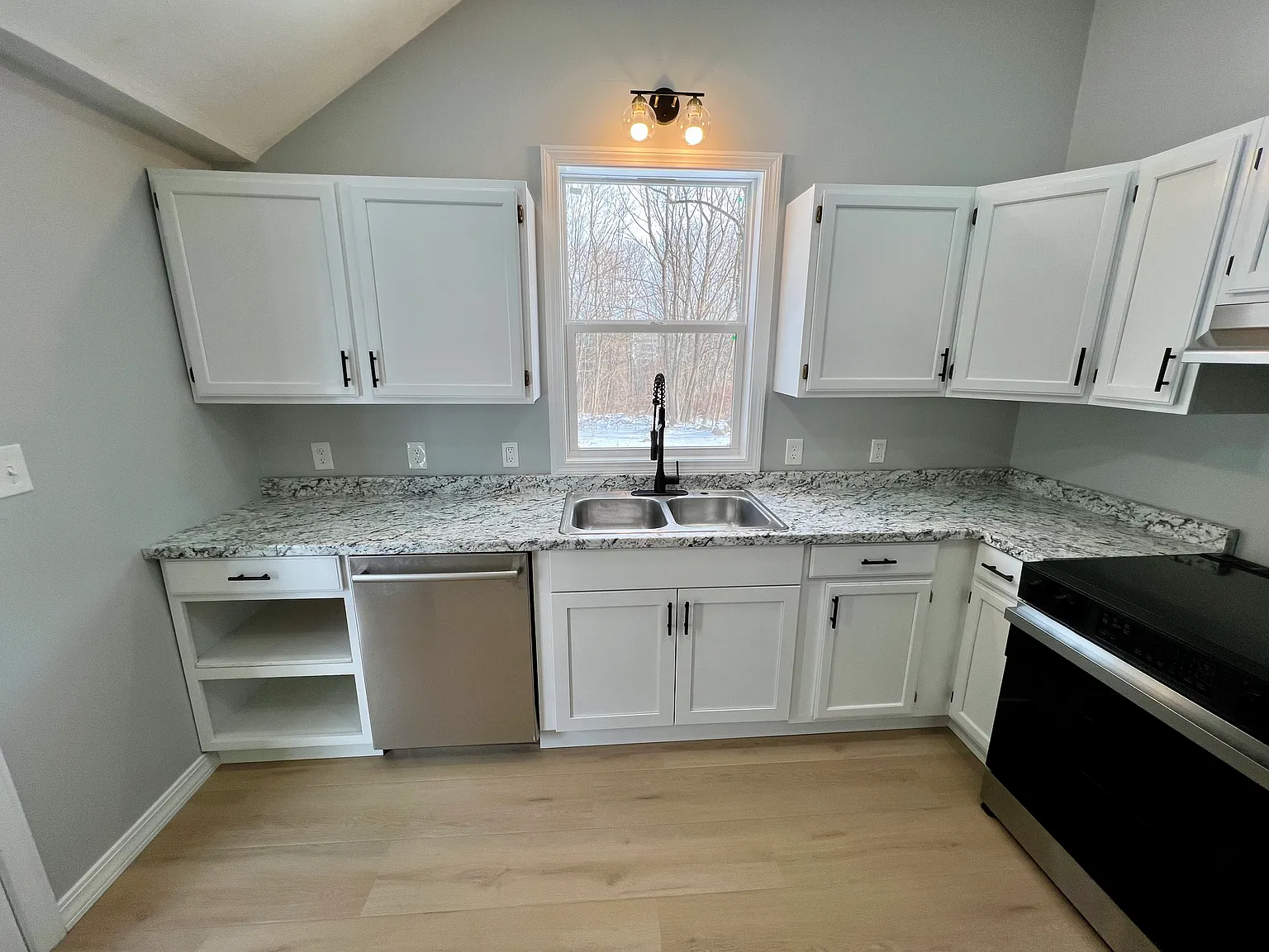 2 bed, 1.5 bath, 1000 sqft, $2,400 — Photo 2