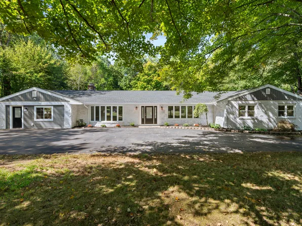 21 Featherbed Lane, Branford, CT 06405