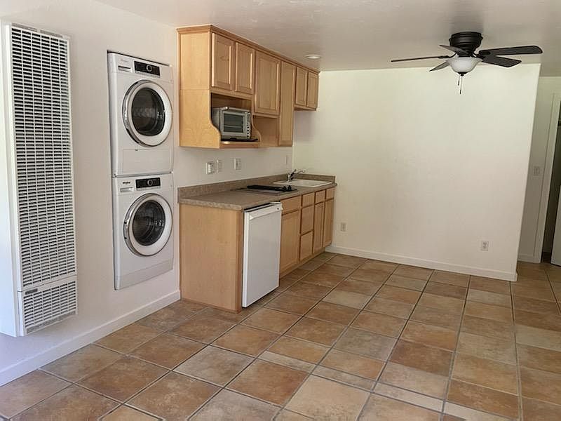 2nd image of 1730 Alisal Ave Unit B