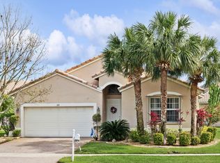 370 NW Springview Loop, Port Saint Lucie, FL 34986