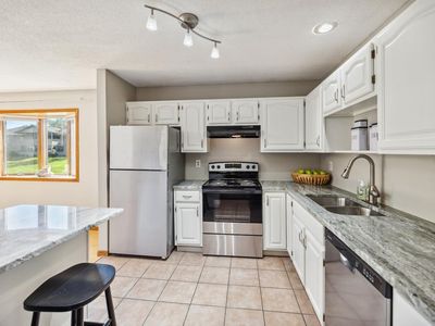2525 76th St E APT 208, Inver Grove Heights, MN, 55076