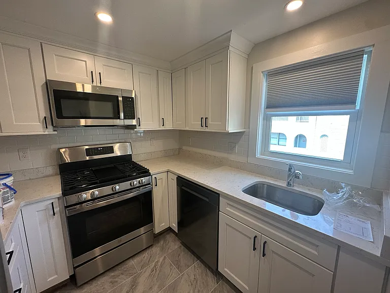 17 Byrnes St #1-2 — Photo 13