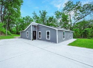 5904 Cernech Rd, Kansas City, KS 66104