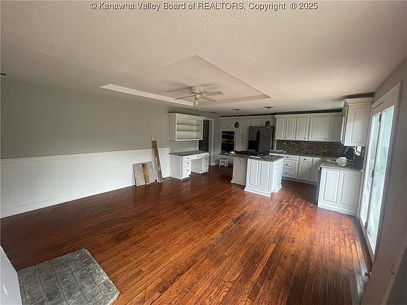 4th image of 6528 Maccorkle Ave SE