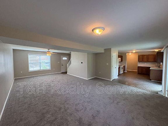 3rd image of 2308 Lappin Ct