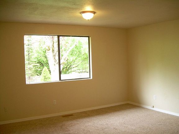 4th image of 2614 31st Ct SE