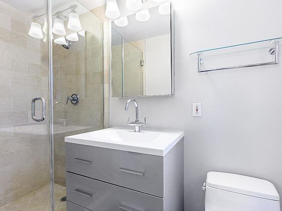 5th image of 120 E 36th St APT 5H