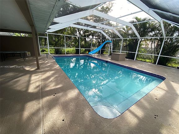 5th image of 1335 NE Pine Island Ln