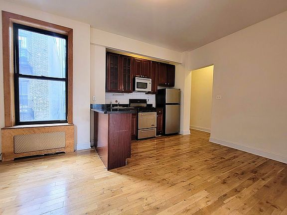 3rd image of 274 W 19th St #4T