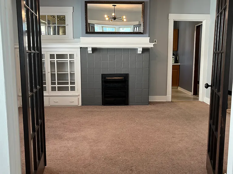 271 Center Ave — Photo 10