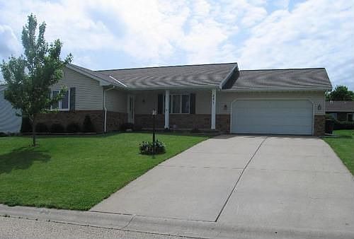 1st image of 221 Rebecca Ave