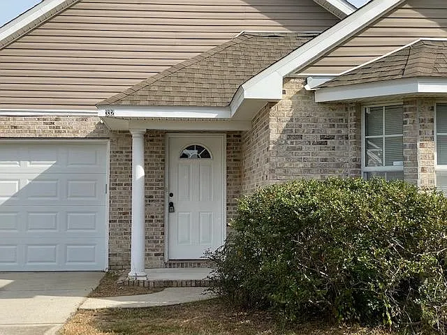 3 bed, 1470 sqft, $1,800 — Photo 2