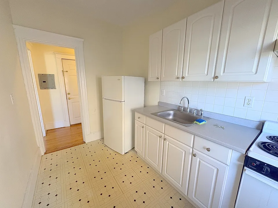 49 Inman St #22