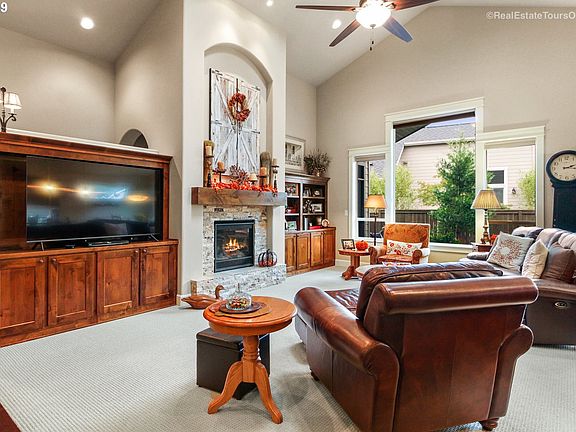 5th image of 2784 SE Waibel Dr