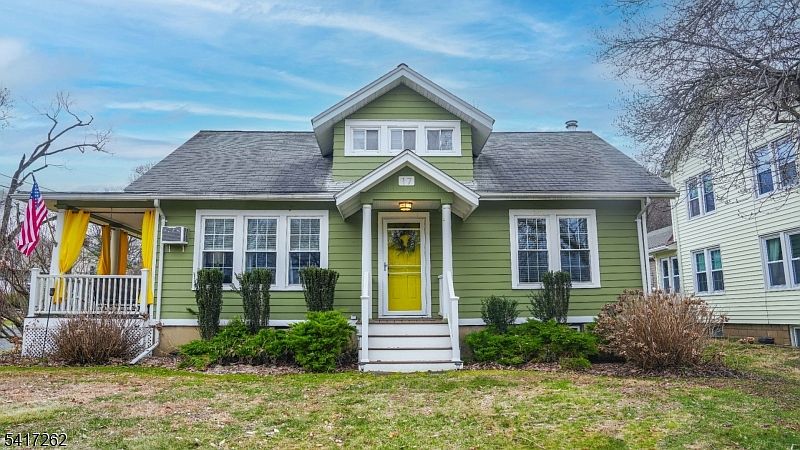 1st image of 17 Main St