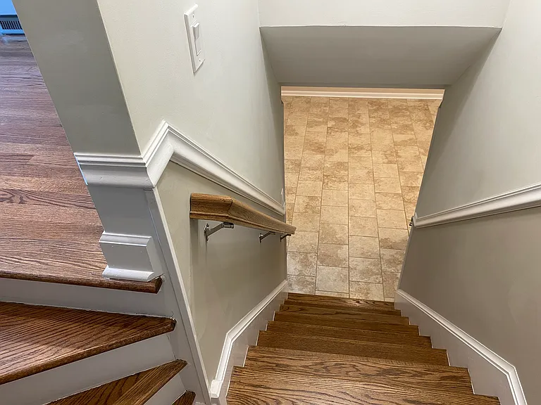 Laura Ln — Photo 10
