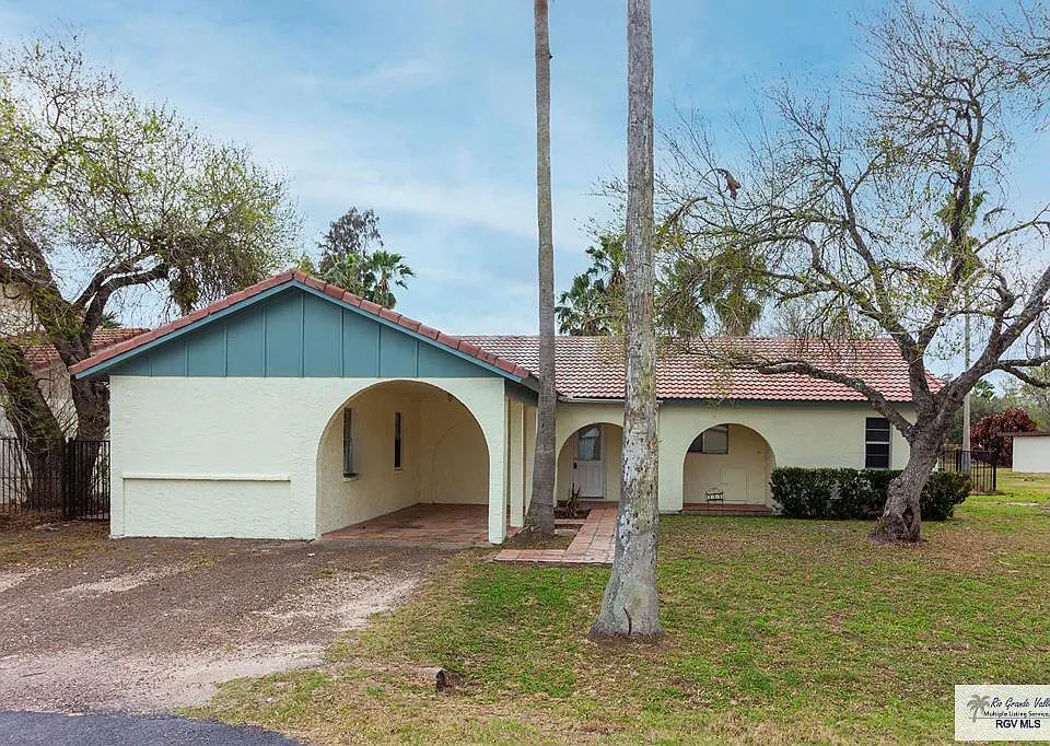 104 Morelos Ave