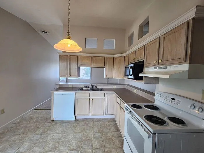 6528 Allendale Blvd — Photo 5
