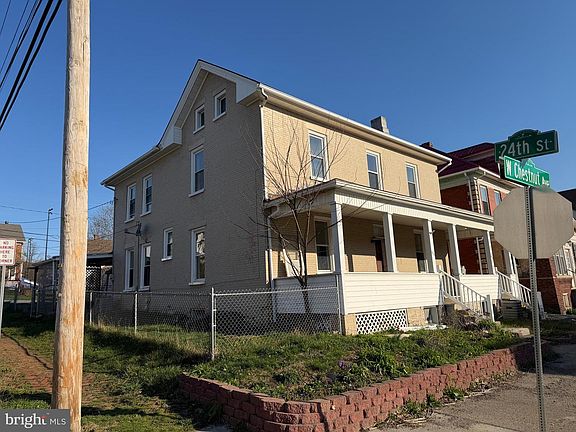 4th image of 2320/2322 W Chestnut Ave