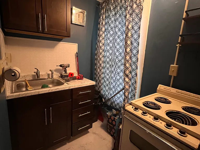 12 Railroad St #1 — Photo 3