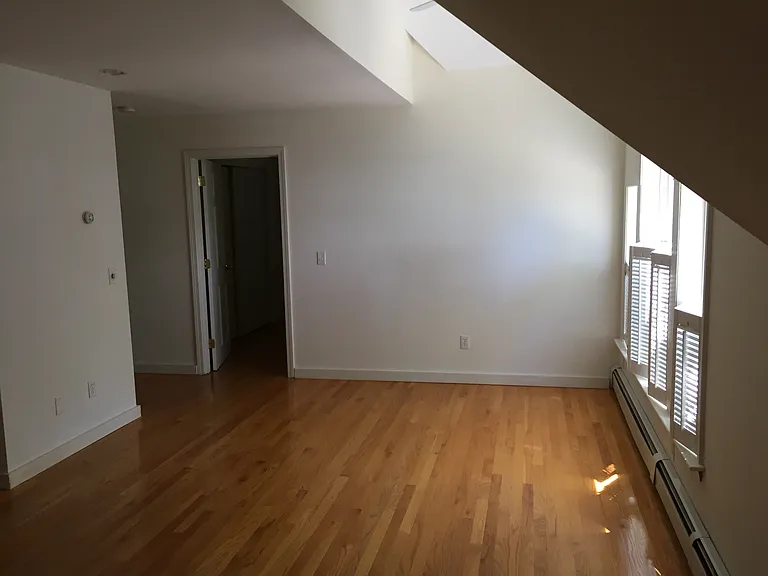 324 River Rd — Photo 6