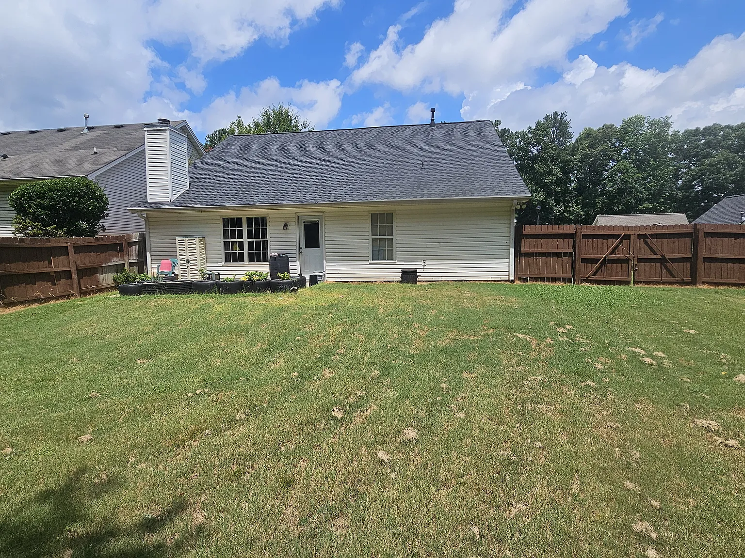 3 bed, $2,200 — Photo 3