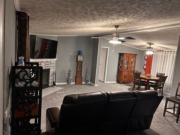2nd image of 2142 Southwood St