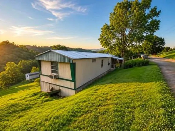 206 Redwood Dr, Honaker, VA 24260