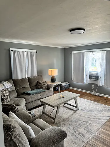 554 Wilson Ave Photo 1